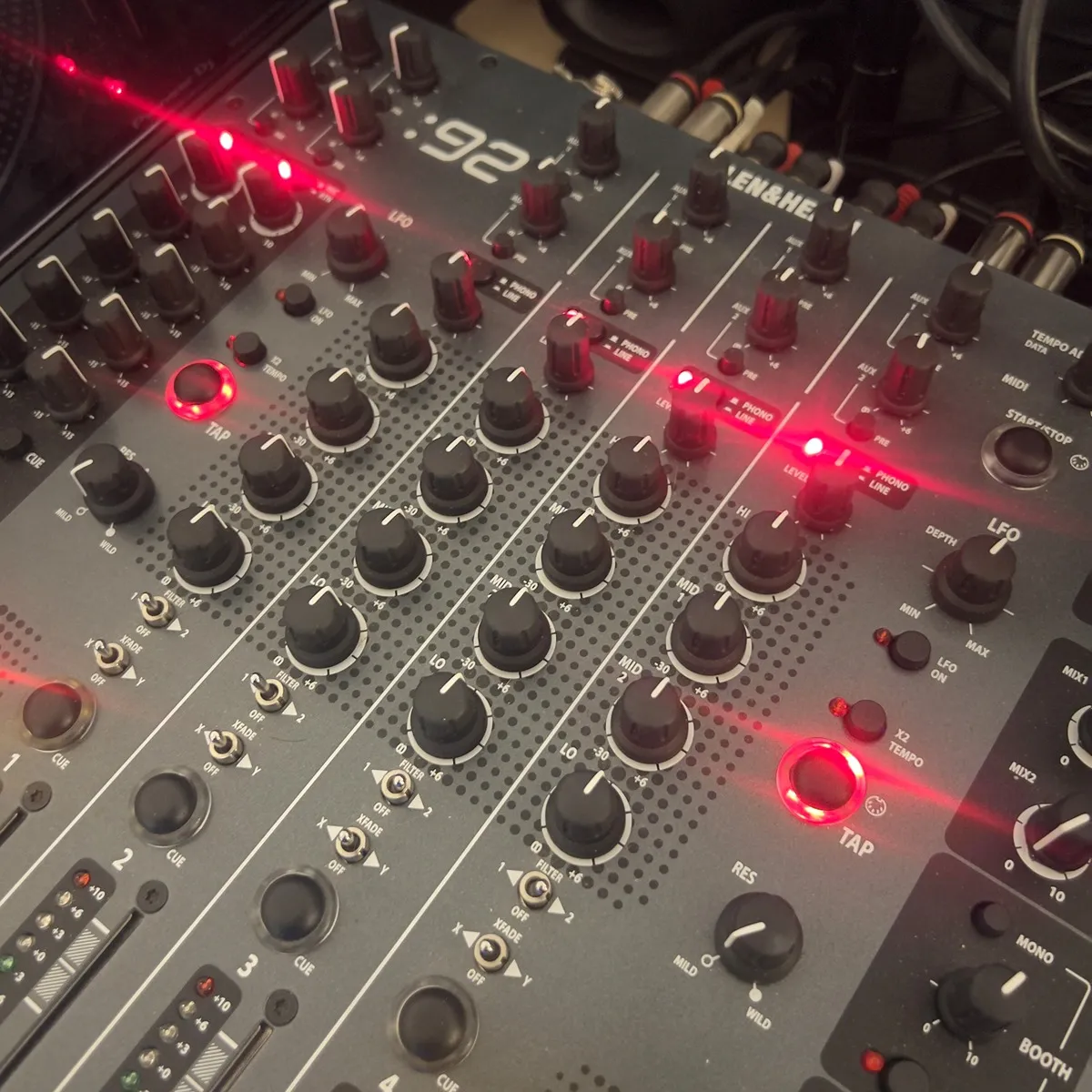 XONE 92 4채널 노브