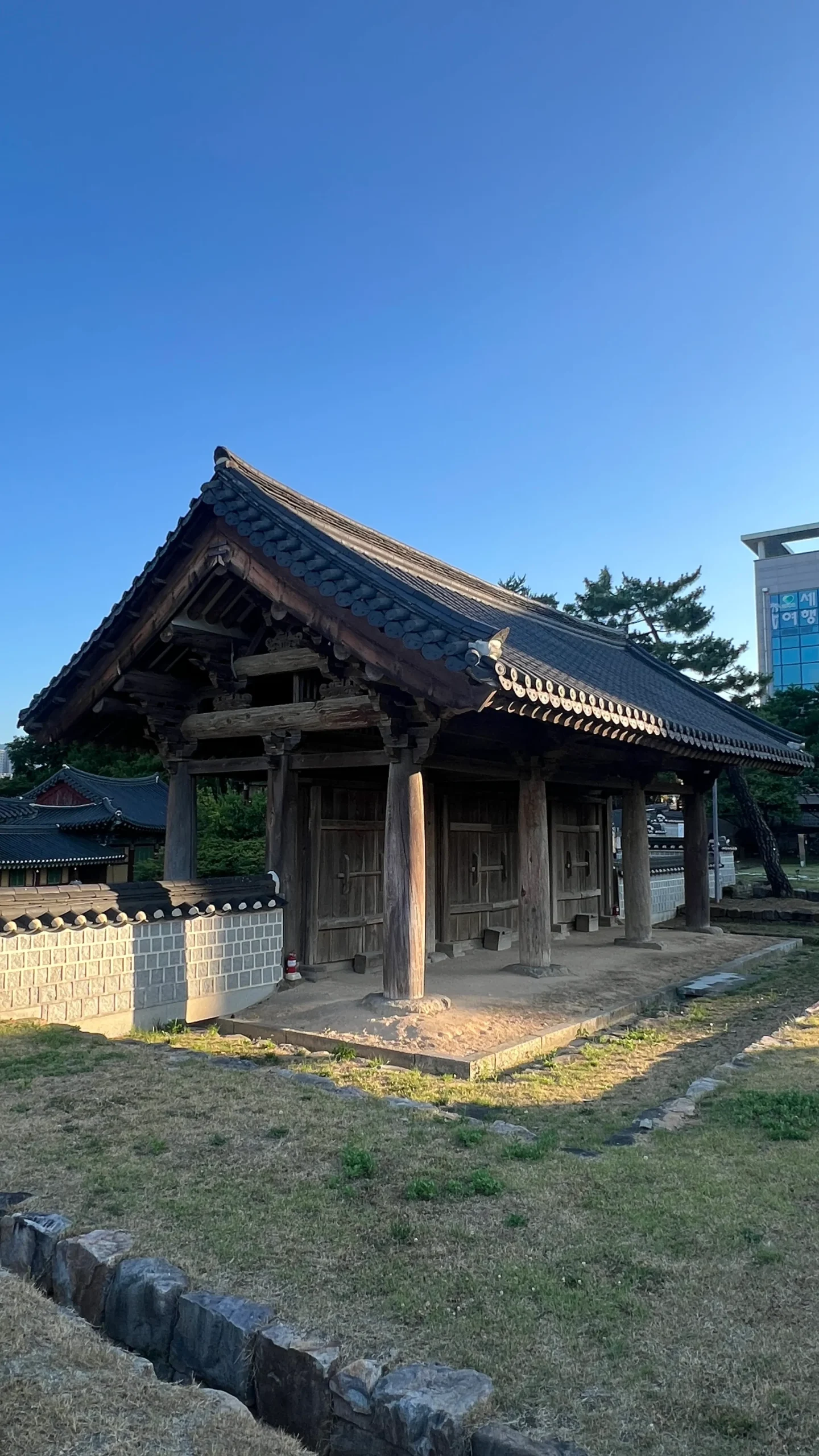 강릉 임영관 삼문
